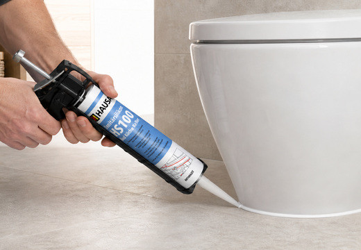 Wie soll man die Toilette mit Silikon abdichten?