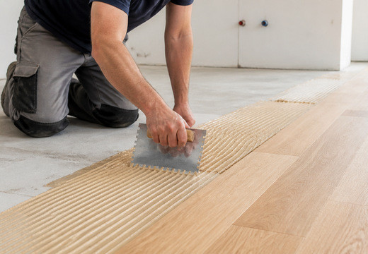 Parkett auf Beton kleben - Kleber und Untergrund